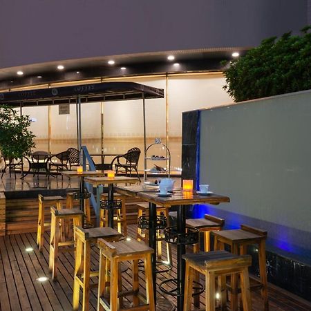 Holiday Inn Downtown Shanghai Exterior foto