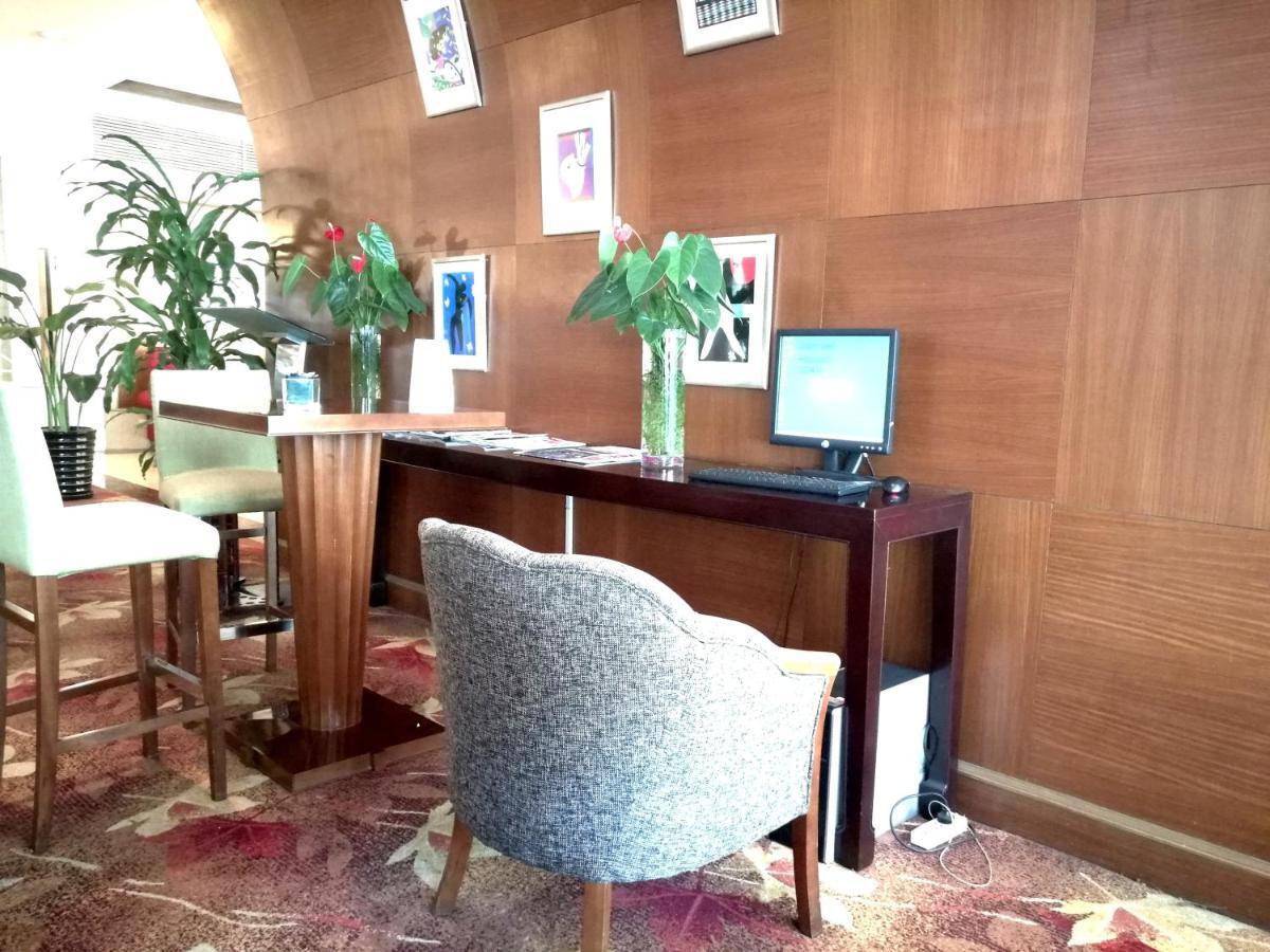 Holiday Inn Downtown Shanghai Exterior foto